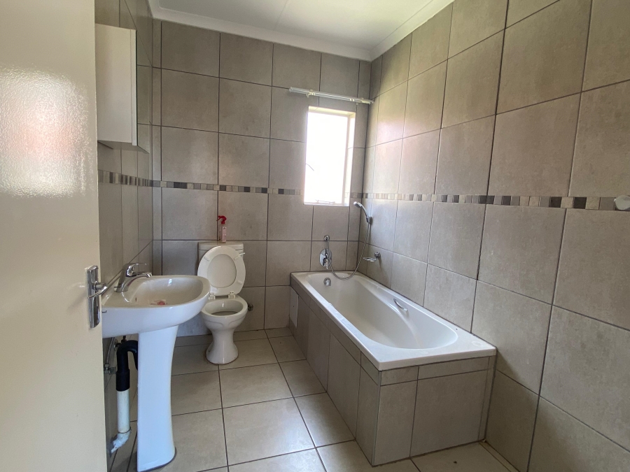3 Bedroom Property for Sale in Waterkloof East North West